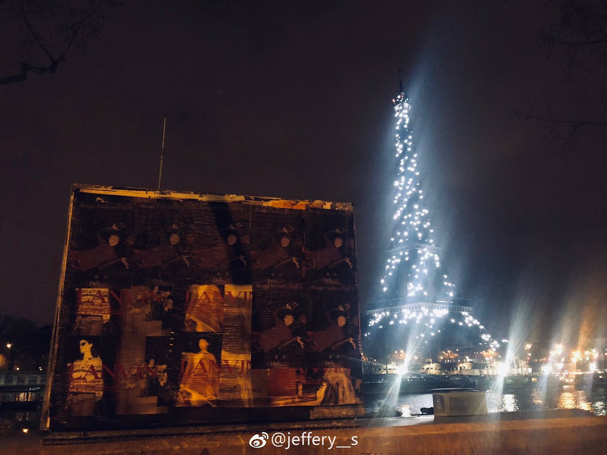 EXOGlobal's tweet image. [OTHER] 190302 jeffery__s Weibo Update with #SEHUN [1/3]
weibo.com/u/2120113035

#TwitterBestFandom #TeamEXO #SoompiAwards⁠ ⁠@weareoneEXO