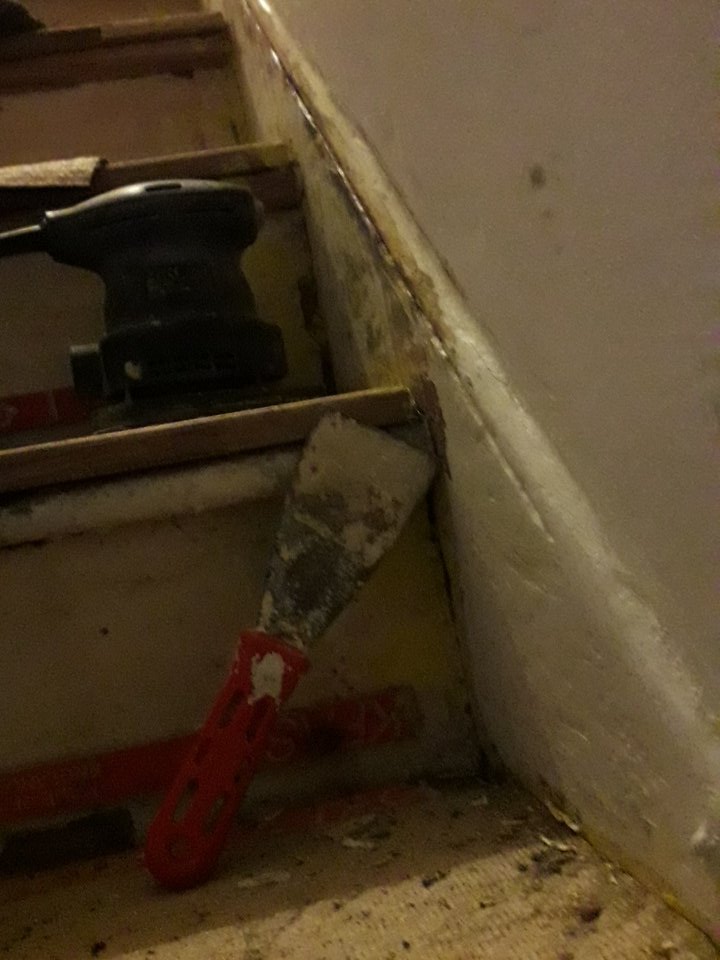 Hellofromhut's tweet image. Obsessed with getting the 100+ yr old detail back.
#DIY #diyhell #diyproject #middleagedshoutout