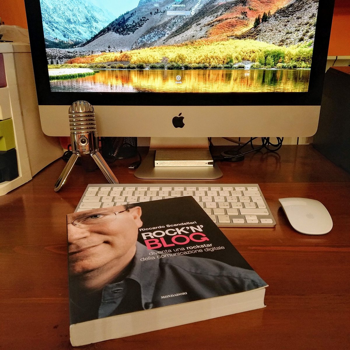 alexbattivelli's tweet photo. Finito anche questo.
Spunti e suggerimenti tratti dalla propria esperienza sulla comunicazione personale by @skande
#rocknblog #riccardoscandellari #comunicazione #comunicazionedigitale #book #libro #lettura #reading #formazione https://t.co/oyxSyrc6ia