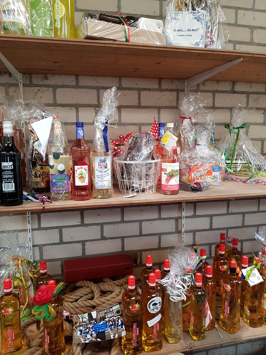 Iedereen hartelijk dank voor alle cadeaus, flessen drank en warme woorden. De receptie in de feesttent van <a href="/SOKGroesbeek/">SOK Groesbeek</a> met de Restantjes was overweldigd. Over 11 jaar staan we er weer....