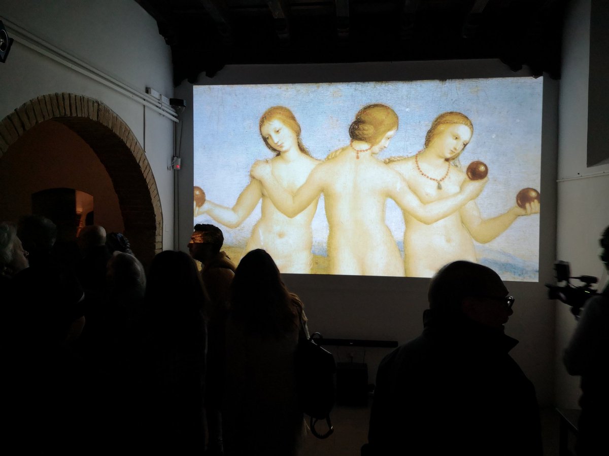 Casa Raffaello gremita per l'inaugurazione di "Raffaello, dalle Origini al Mito".
Un ringraziamento a tutti i partecipanti per la curiosità e l'entusiasmo per l'esposizione realizzata.
Dal 2 Marzo al 6 Aprile @ Casa Raffaello, Urbino
#IoSonoRaffaello #Museyoum  #Raffaello #Urbino