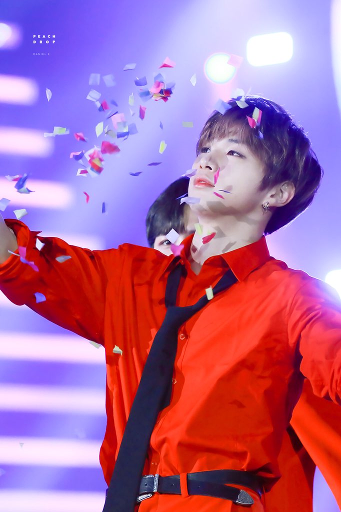 peachdrop1210's tweet photo. 세로.. ❤️

#강다니엘 #KangDaniel https://t.co/YZyB4t0brL