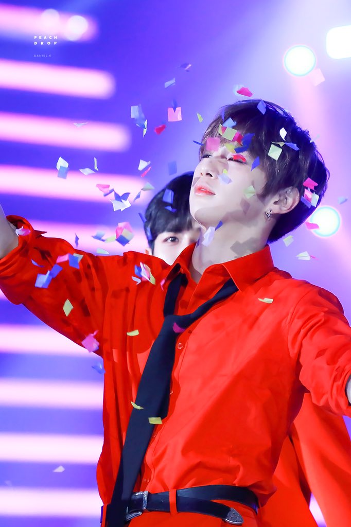 peachdrop1210's tweet photo. 세로.. ❤️

#강다니엘 #KangDaniel https://t.co/YZyB4t0brL