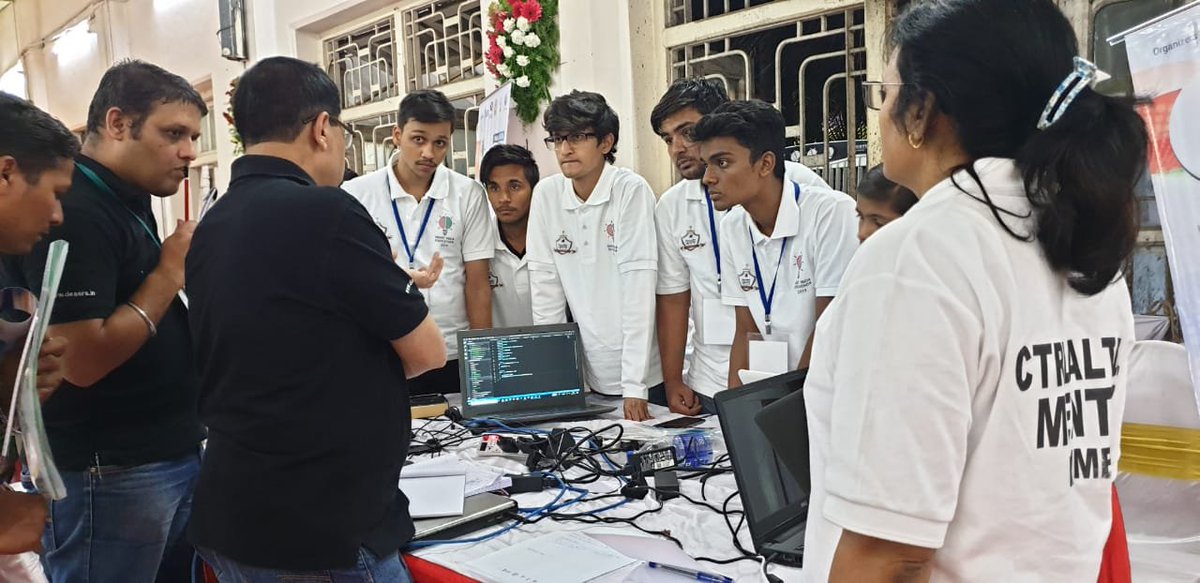deAsra_FDN's tweet photo. 12 Hours into @SIH2019 Finale we are at the first pitstop. @deAsra_FDN mentors checking on the teams and their progress so far on the solutions to our challenges on #BusinessGamification #OnlineVideoDirectory & #EntrepreneursClub with @anandesh #COEP #Pune. https://t.co/RHeo1jDzAb