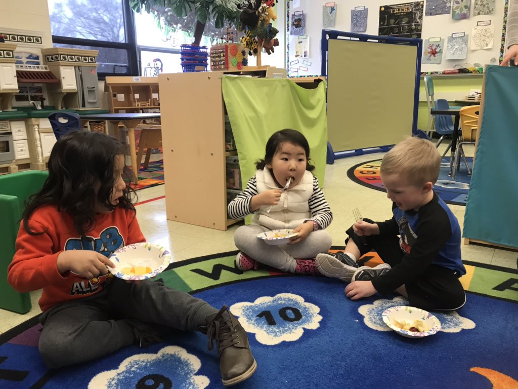 MissMaryPreK's tweet photo. Preschoolers made fruit salad! Last day of exercise unit and talking about eating healthy. https://t.co/P14rtXR6dk
