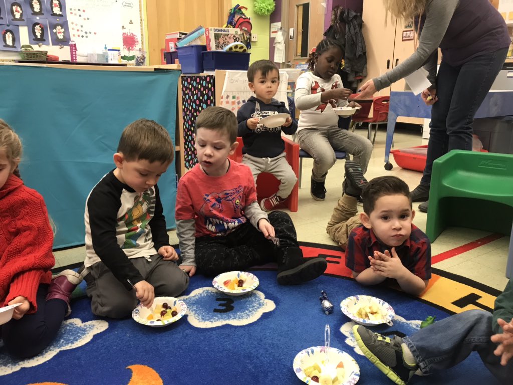 MissMaryPreK's tweet photo. Preschoolers made fruit salad! Last day of exercise unit and talking about eating healthy. https://t.co/P14rtXR6dk