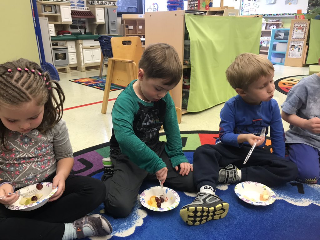 MissMaryPreK's tweet photo. Preschoolers made fruit salad! Last day of exercise unit and talking about eating healthy. https://t.co/P14rtXR6dk