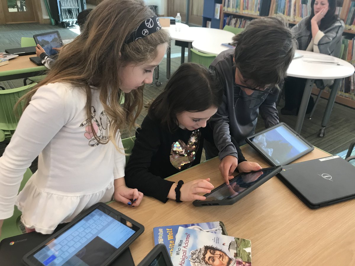 MrsTurner0716's tweet photo. Third grade students took a trip around the world with @googleearth! “I found my old house in Australia!” “I found my summer camp in Maine!” A wonderful tool for learning and inquiry. 🌎 🗺. @mrtomizawa #Edgewoodproud https://t.co/vUMlUrSNkM