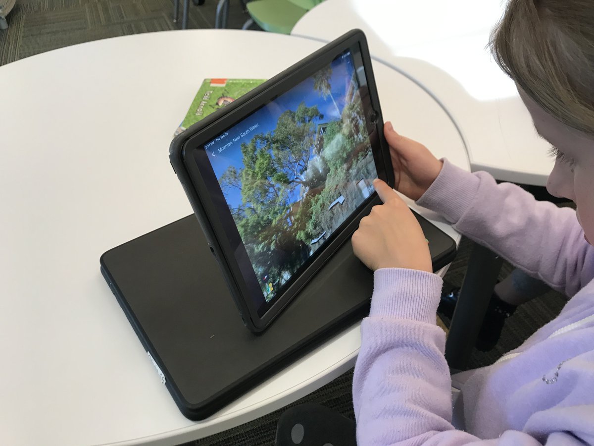 MrsTurner0716's tweet photo. Third grade students took a trip around the world with @googleearth! “I found my old house in Australia!” “I found my summer camp in Maine!” A wonderful tool for learning and inquiry. 🌎 🗺. @mrtomizawa #Edgewoodproud https://t.co/vUMlUrSNkM