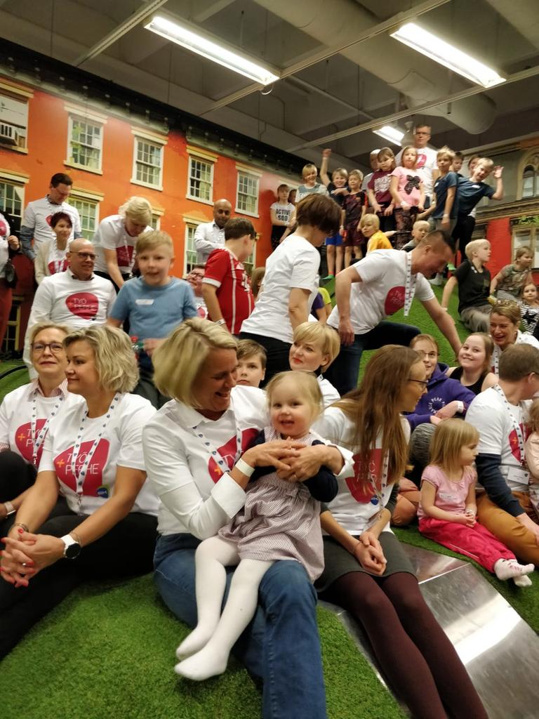 Työn ja perhe-elämän yhteensovittamisen Hackatonissa Espoossa. Hyviä uusia ideoita Finaviaankin toteutettavaksi. Asenne ratkaisee.  Kiitos loistotiimille The Attitude #työplusperhe #smoothtravelling #finavia #finaviastaff