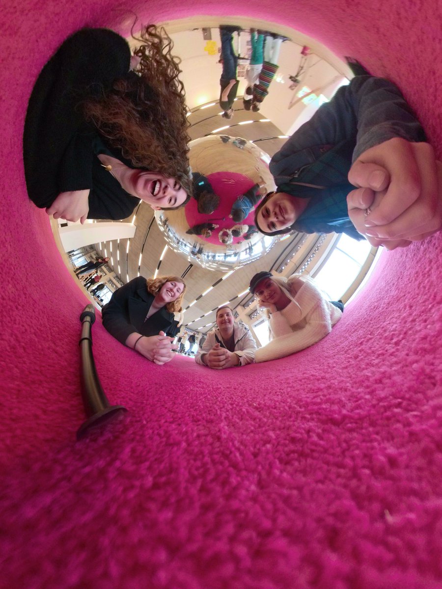 VR_Kass's tweet image. 🔎 Exploring effects which distort our identity at the @TateExchange today. Everyone’s getting creative with their 360 photos 🌎📷🔮