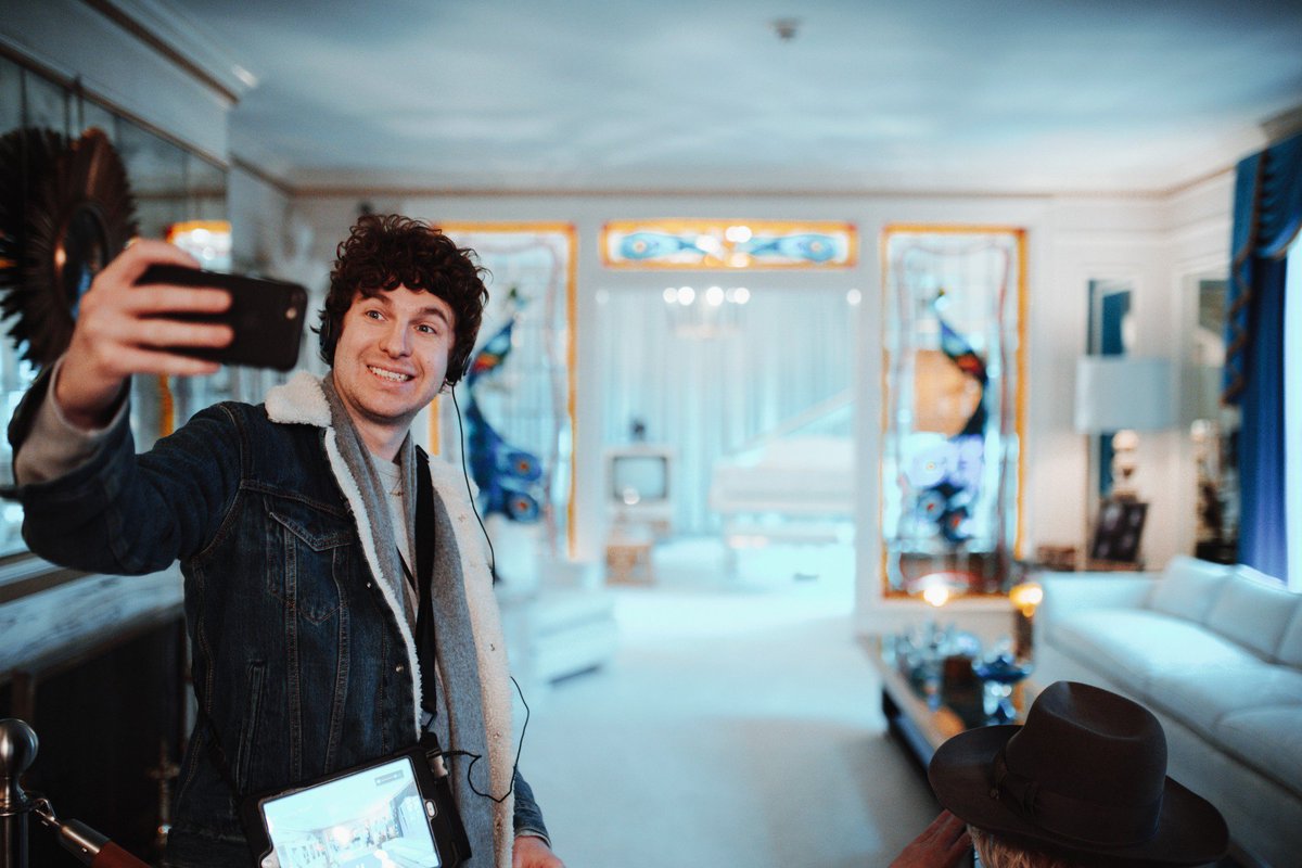 thekooksmusic's tweet photo. Everybody please join us in wishing a happy birthday to this beaut! 🎂 https://t.co/3IbvgFWVGi