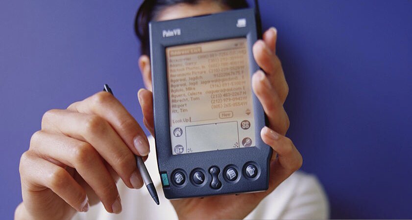 JonErlichman's tweet image. On this day in 2000: Palm goes public in an IPO valuing company at $53 billion