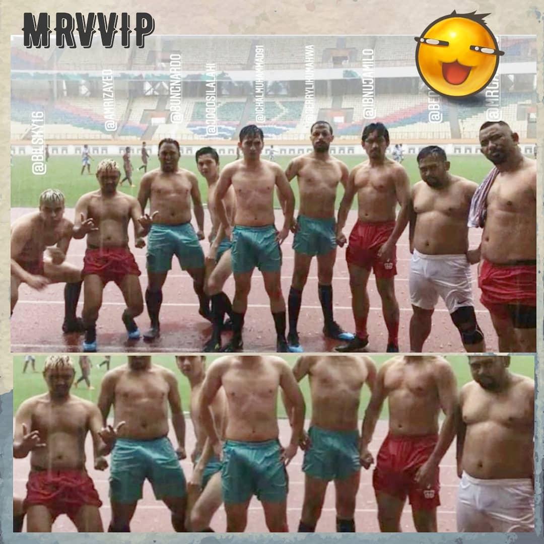 mrvvip's tweet photo. Euforia jendulan celana seleb-seleb sehabis tanding bola. #selebwatch https://t.co/AOEvs3lsVp