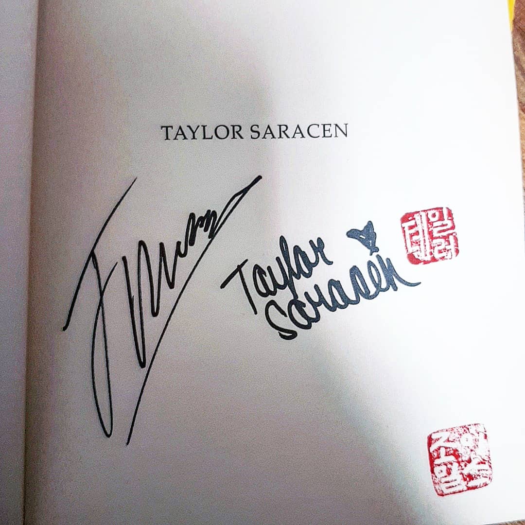 dakkae_nom13's tweet photo. As soon as I received this book, I screamed with excitement. I'm happier now than anyone else...I hope the day comes when I read the last page...😇 Also i appreciate Jean for giving me such a meaningful experience!!!! luv u guys💗💗💗
@TaylorSaracen @JoeyMillsXXX @malibunights6 https://t.co/bjUSH8fZHZ