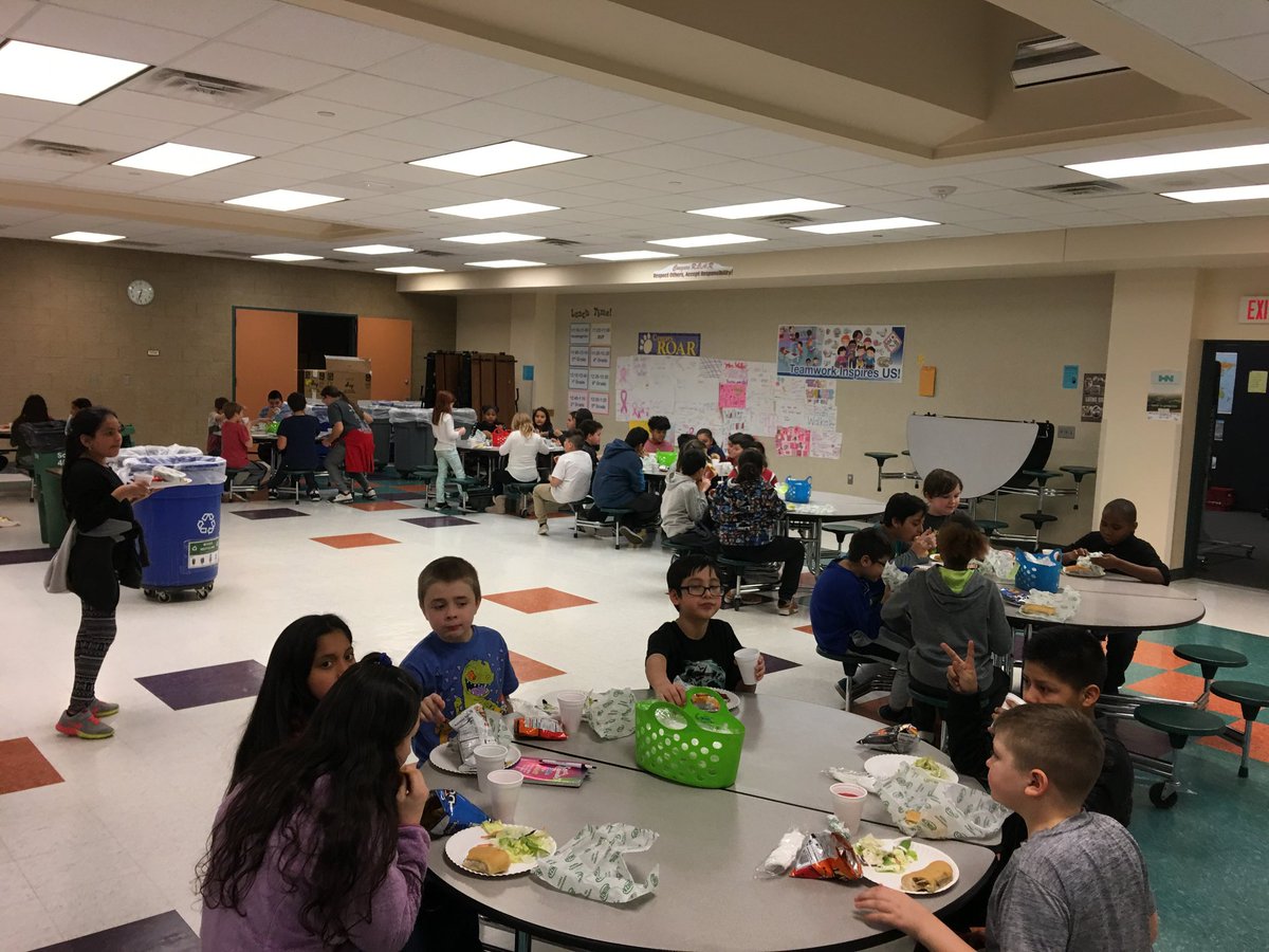 everthepal's tweet image. Hey @OPS_SocStudies - We celebrated! @Chandler_View 4th graders stayed after school &amp;amp; enjoyed an ol' fashioned Hootenanny for Nebraska's 152nd BDay . . . Complete with dancing, singing, Nebraska bingo and various speakers plus a Nebraska food meal! #CVStrong #OPSProud #NELOVESPS