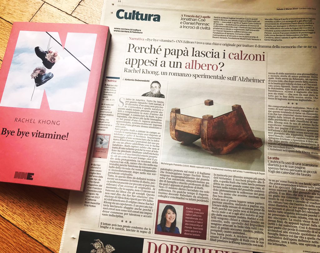 FraRodella's tweet image. “Tutto, in questo libro da definirsi tecnicamente un romanzo in forma di diario, pecca deliberatamente d’un eccesso di originalità“
Antonio Debenedetti oggi @corriere 
#byebyevitamine #RachelKhong @nneditore