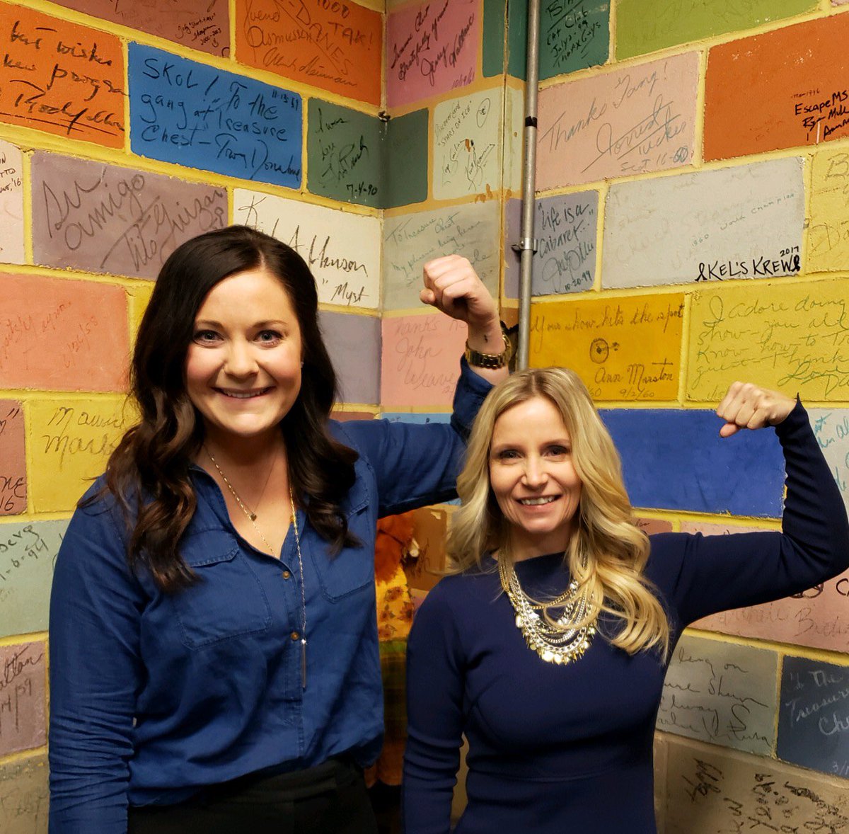 ColonCancerCoal's tweet photo. A #strongarmselfie first thing in the morning from Anne Carlson and young onset survivor (and our Board Chair!) Kirsten Freiborg after an appearance on @KSTP to talk about #colorectalcancer awareness! @FightCRC #MNBlue https://t.co/5HuJtzZr97