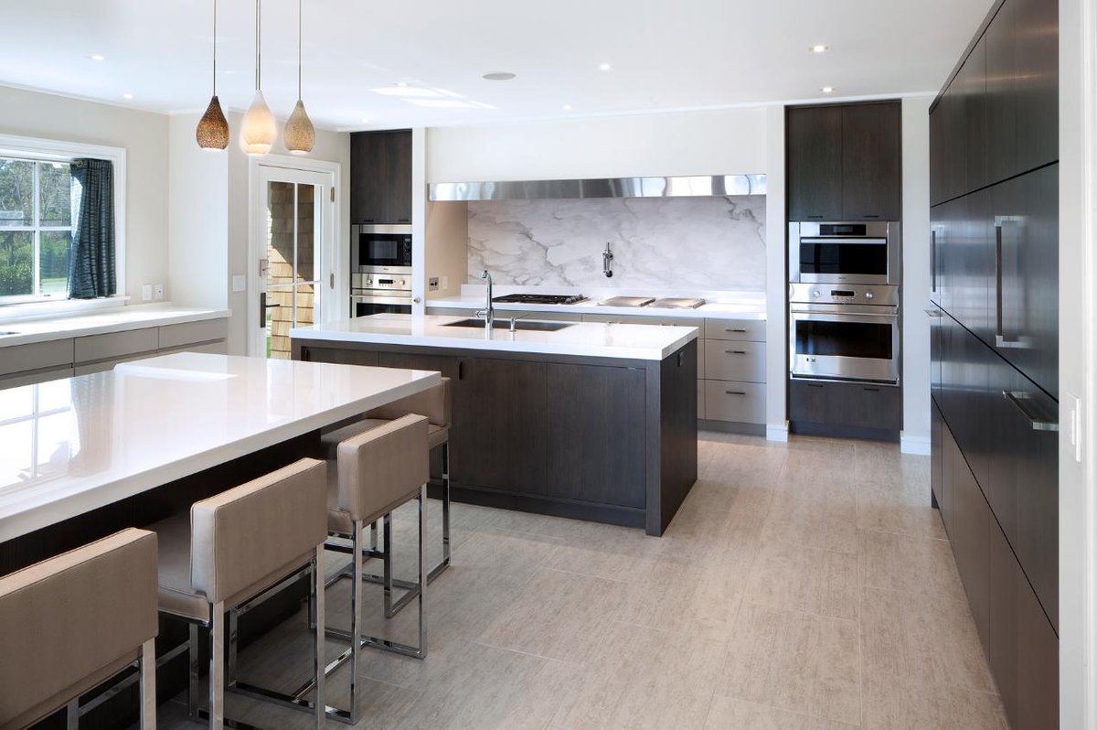 Mixing materials for a multidimensional look.

#MixedMaterials  #StCharlesKitchens #MostCovetedKitchens #WhiteMarble #BackSplashIdeas #BespokeKitchens #IndoorLighting #KitchenDecor #KitchenLighting #InterirorBoom #LoveMyKitchen #LightFixture