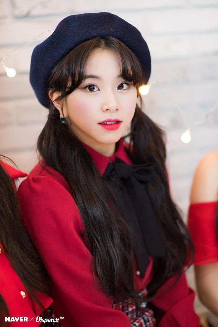 kpopics__'s tweet photo. @chaeypics long black hair, messy hair, short blonde hair and pigtails 🥺🥺 how can she be so pretty :(((((( 💘💘💘💘💘 https://t.co/sXGpVlkmqM