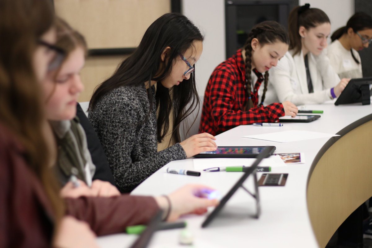 westernuEng's tweet image. Today we’re exploring code with @Ozobot and Vibrobots #gocodegirl @ONWiE_