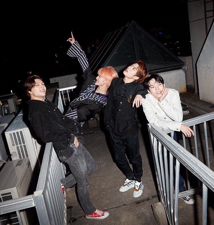 _lee_alex's tweet photo. NCTzens forever with NCT 
NCT forever with NCTzens 
We are together❤️
#TeamNCT #TwitterBestFandom⁠ ⁠⁠ ⁠ #SoompiAwards⁠ ⁠⁠ ⁠ https://t.co/q5ShDU0riZ