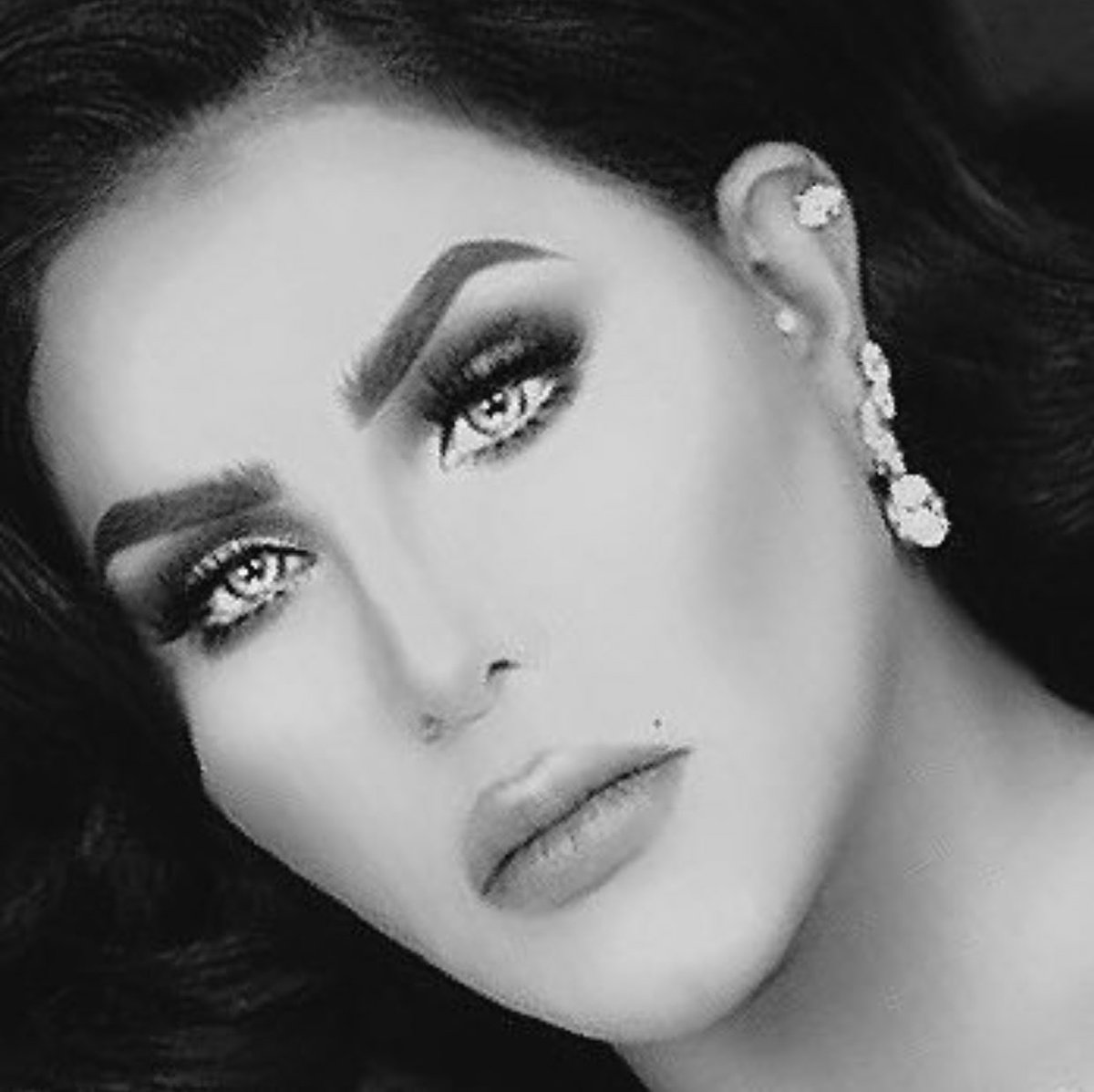 #تغير_الوقت والدنيا وقلوب الناس وانته بعد ماهو اللي اعرفه اول لا قلبك ...
