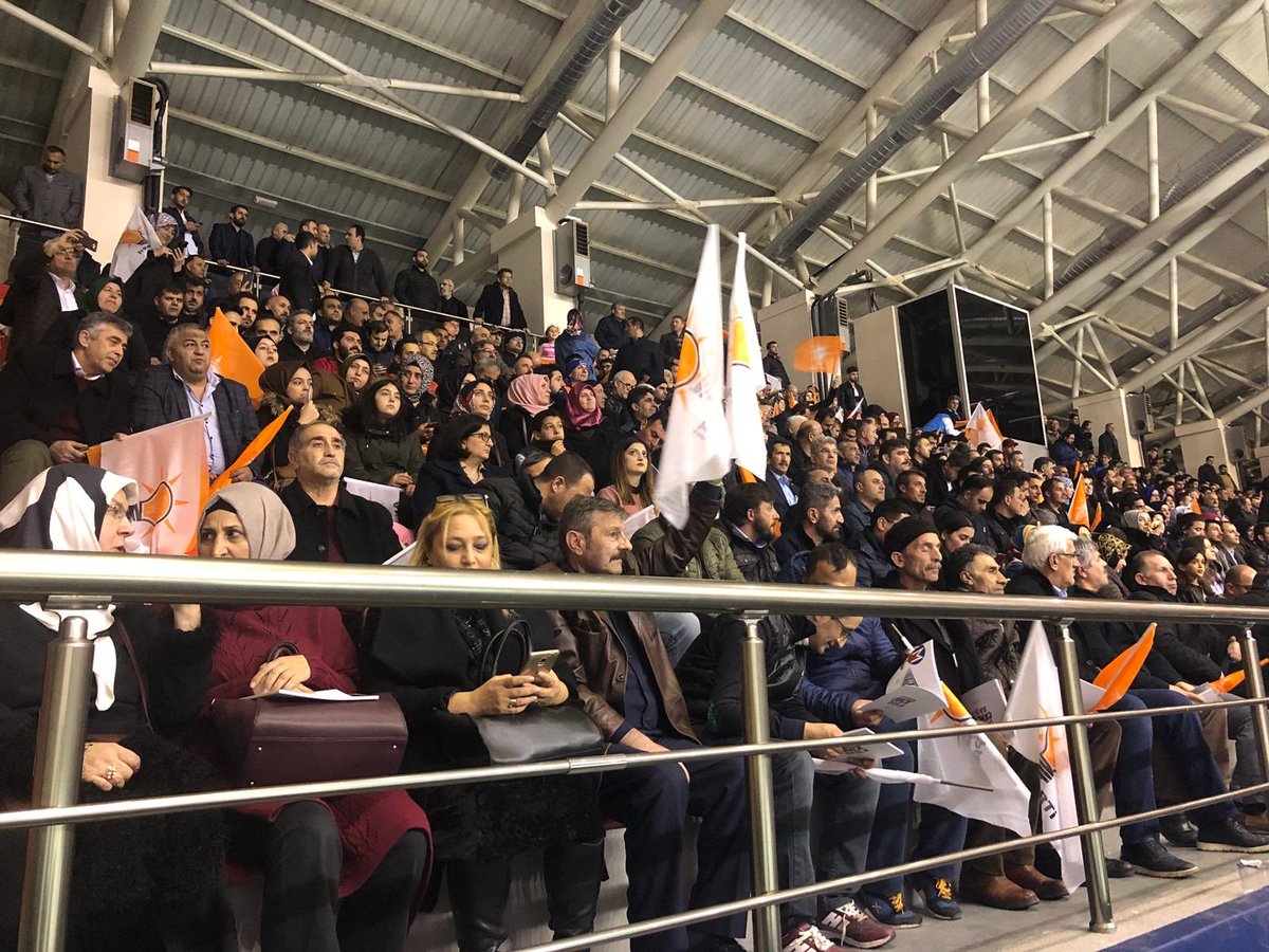 T3ka2002's tweet photo. Sancaktepe'nin 5 senesine damga vuracak projeler açıklanıyor. Hadi hayırlısı 👏🏻 @SeymaDgc https://t.co/J5qXw9HUb2