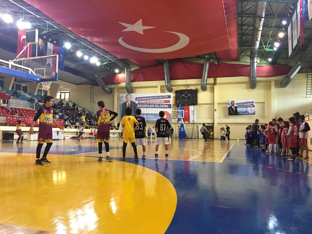 12DABOTBF's tweet photo. 12 Dev Adam Basketbol Okulları sporcu taramaları Adana ile başladı. #12DABO https://t.co/Nr8xoLdIuf