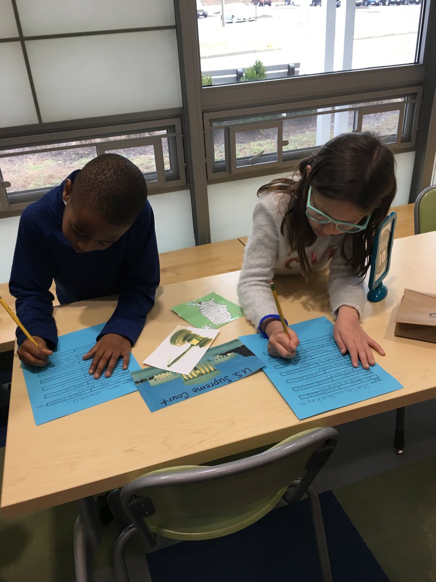 KESLibrary2's tweet image. Who is it???  Second graders investigate to discover famous Americans. @KESLibrary2 @KEScoyotes @hcpslib