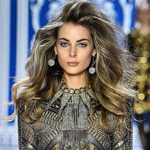 voloom's tweet photo. We ♥️ looking back at all the #NYFashionWeek beauty looks that came down the runways. Our fave? The BIG hair @naeemkhannyc! #GetTheLook at home using VOLOOM 😍 https://t.co/u34iBR6KlT