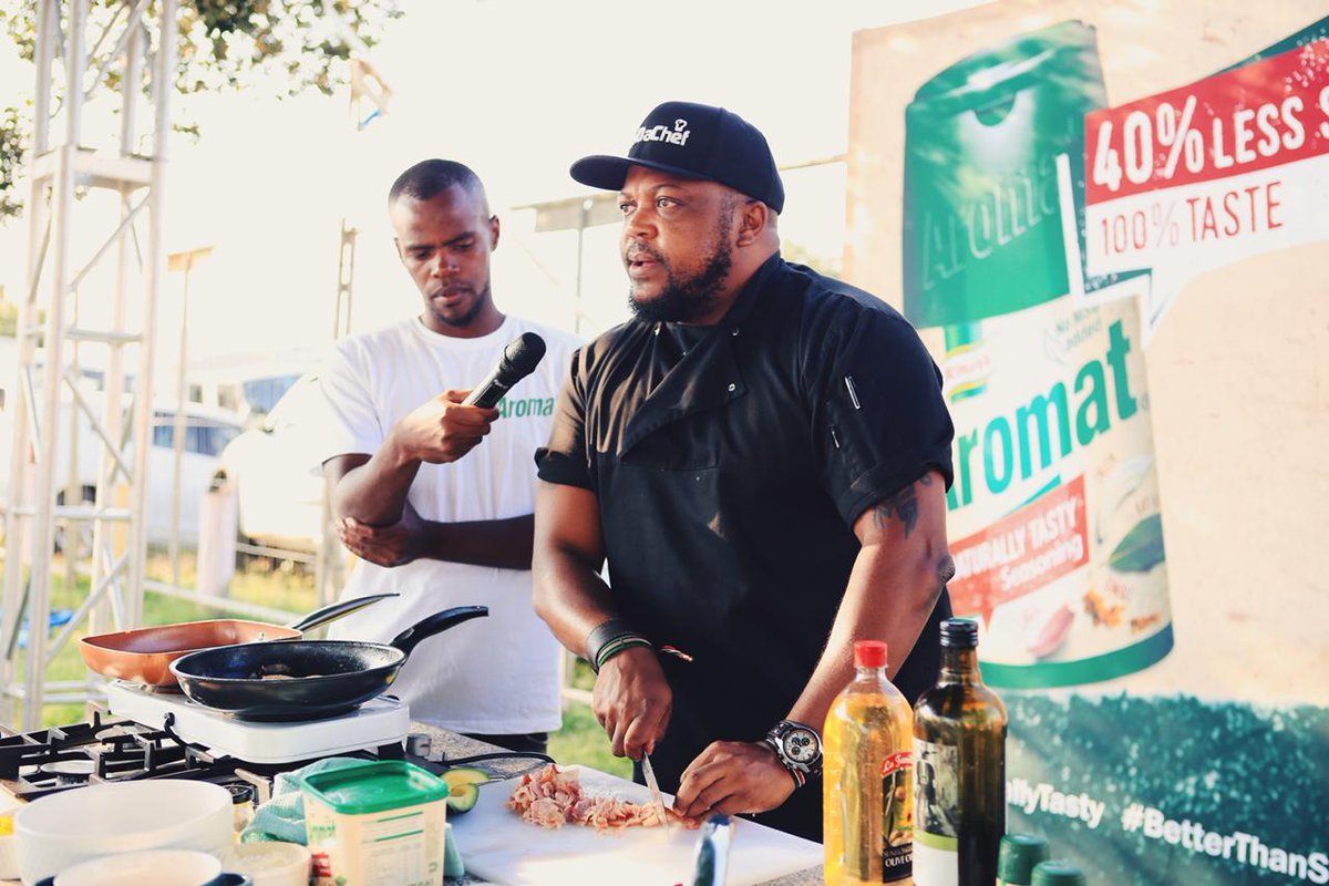 AromatSA's tweet photo. The combos are busy communicating! @LesDaChef and @Luyanda_Maf are making the pots and it smells great! #BetterThanSalt #NaturallyTasty https://t.co/aO8DNGthiP