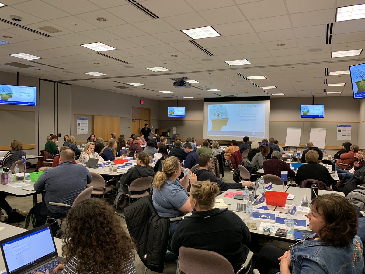MaryKayMurph's tweet photo. @leadingeds GGR is gathered for a morning of learning and exploring equity, intersectionality, and how we as educators can leverage our agency. Thanks @GVSUInclusion #IAmMyPractice https://t.co/vkLvLk9IFl