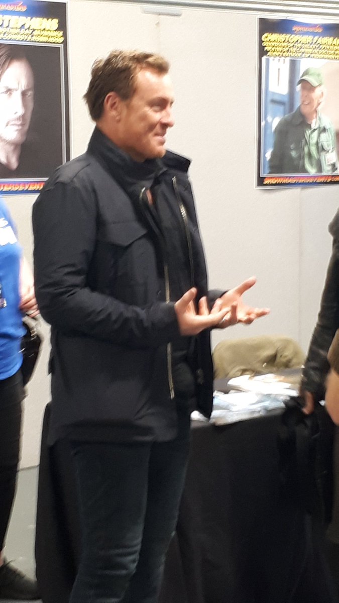 last2leave's tweet photo. Can you tell who's line I'm closest too?๐ค๐ #TobyStevens #BlackSails #LFCCSpring https://t.co/2MRjfMI3Hq