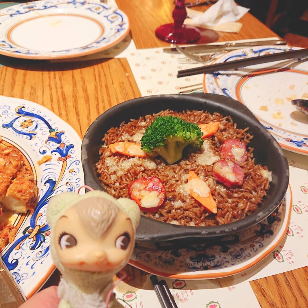 miesu10's tweet photo. 澳門で食べたポルトガル料理 2枚目のアフリカンチキンが有名だけど、アフリカンチキン奥にある(写真撮り忘れた)エビスープみたいな料理が1番美味だった(*´ω`*) #ギャラクシーマカオ #GOSUTO #マカオレストラン #澳門 #マカオ #ポルトガル料理 #マカオ料理 #GalaxyMacau #ぬい撮り https://t.co/aTfQ269yrv