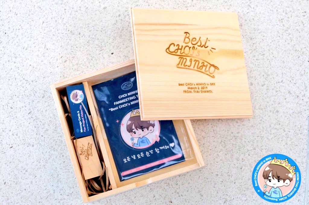 เราได้รวมไฟล์VDOทั้งที่เปิดในงานแฟนมีต3นาที และตัวเต็มยาว7นาทีไว้ใน USB และส่งเป็นของขวัญให้มินโฮแล้วค่ะ มินโฮจะต้องได้เห็นทั้งหมดอย่างแน่นอน แล้วหลังจากนี้จะอัพลง YouTube ให้ได้ดูกันทุกคนด้วยนะคะ

ขอบคุณที่รักมินโฮค่ะ 💙
#CMH_SupportTH
#Best_CHOIs_MINHOinBKK