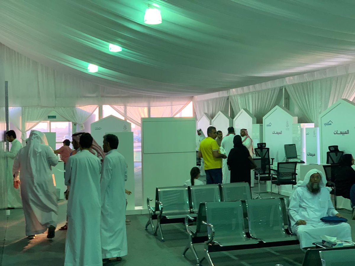 jawharaResidenc's tweet photo. جانب من إقبال المستفيدين في معرض مبيعات مشروع #الجوهرة_ريزيدنس شمال #جدة لحجز وحداتهم السكنية. https://t.co/rz2nRQzJnl