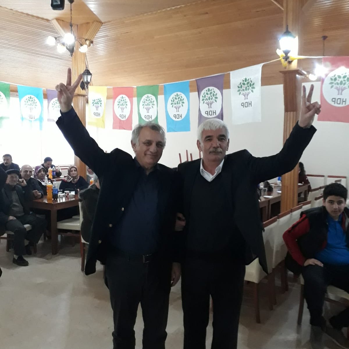 HdpInegol's tweet photo. İstanbul Milletvekili SAYIN EROL KATIRCIOĞLU'NUN katılımıyla gerçekleştirdiğimiz  İNEGÖL BELEDİYE BAŞKAN adayımız KEMAL DOĞAN
#YA ME YE 
#BİZLER KAZANACAĞIZ https://t.co/uyJOLfbGN2