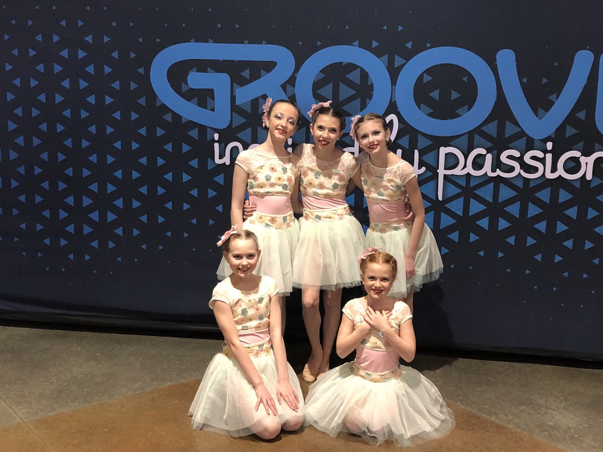 JillEltiste's tweet photo. They’re about to spread their WINGS and soar!!@GrooveDanceComp #groovekc #wings #starsunlimiteddance https://t.co/oxQW0Dx9Re