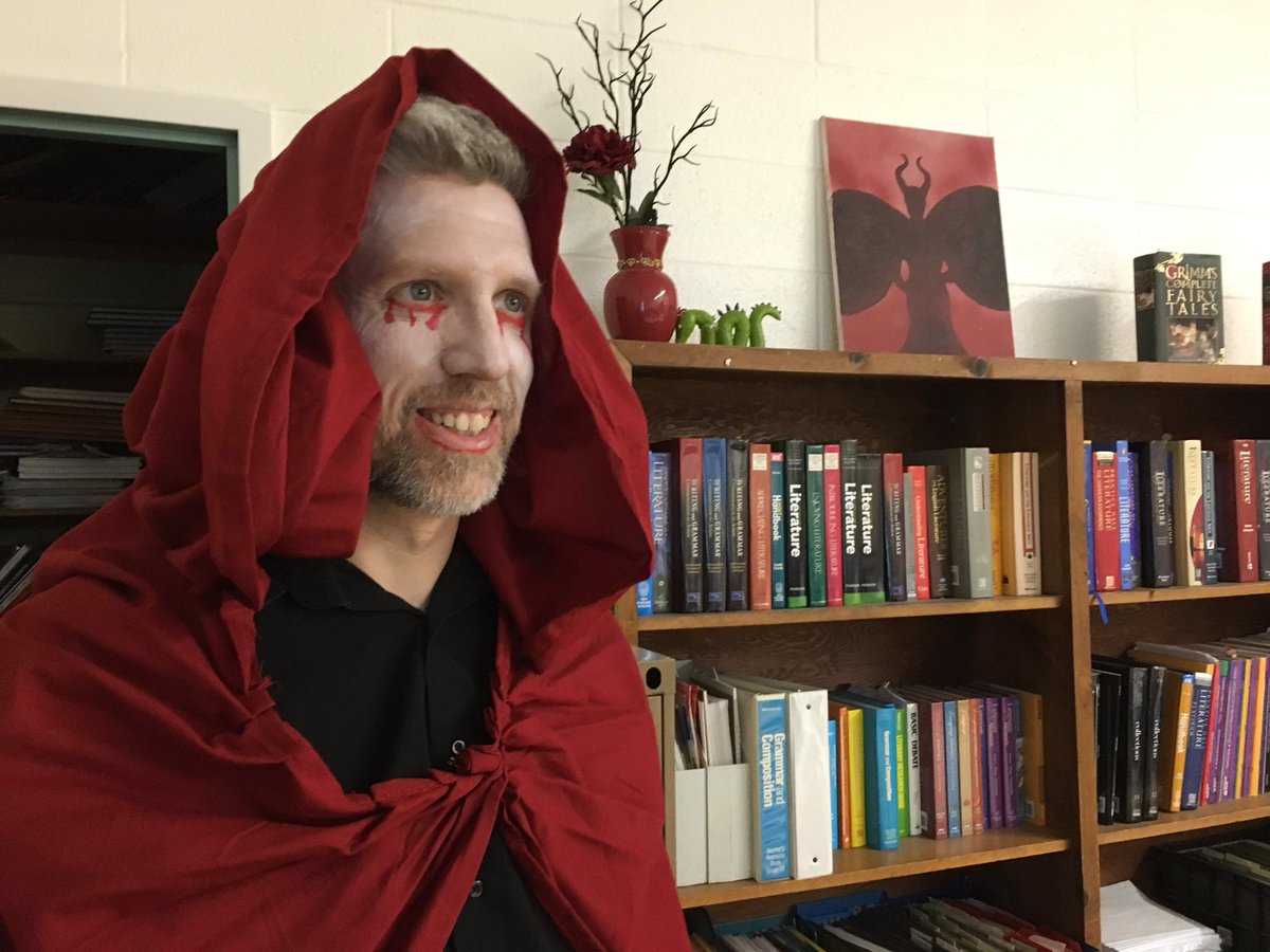 SteinbrinkLaura's tweet photo. Let me count the ways!
*#tlap hooks
*#DitchBook strategies
*Lord of the Flies Island Crash Day
*Masque of the Red Death Masquerade Ball (w/Red Death)
* #CaptionThisEDU
*Face painting/power of masks
& more!
#LeadLAP https://t.co/KVw0uAjEAQ