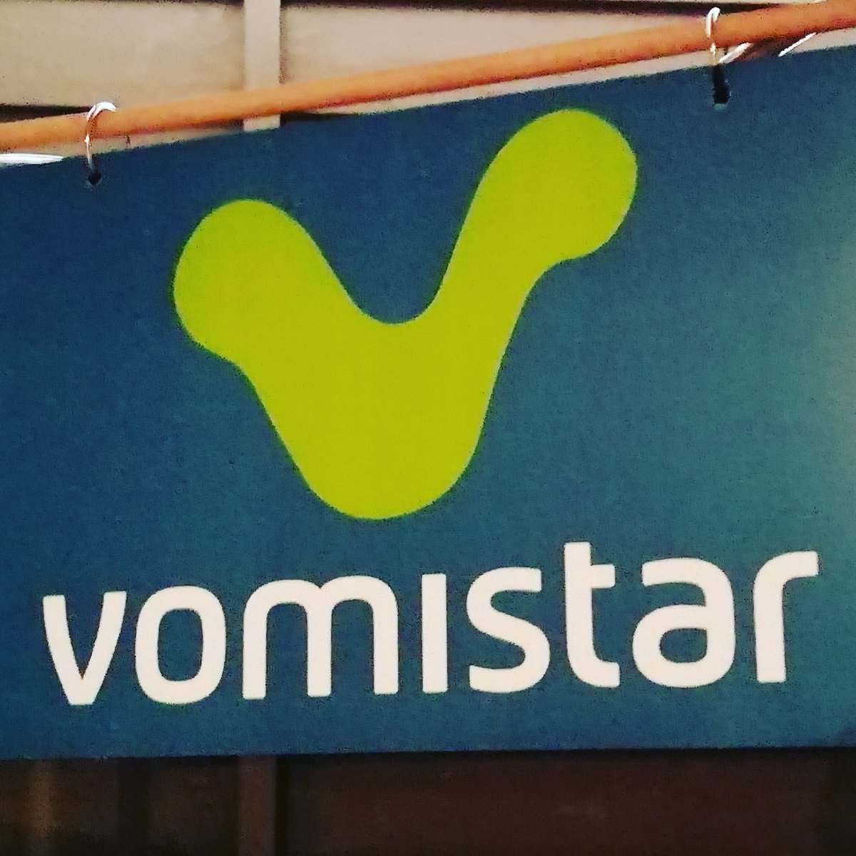 vidorrafest's tweet photo. FILLS DE PUTA! Com en l'edició d'estiu, aquesta matinada ens han robat els leds dels escenaris Vomistar, Merditerrànianent i Ratameister!
#indiefestival #posers #vidafestival #music #hipsterism #letsvida
#happyflowers #goodvibes #instahappy #musicfestival #igersvng https://t.co/ntu2S6Llnu