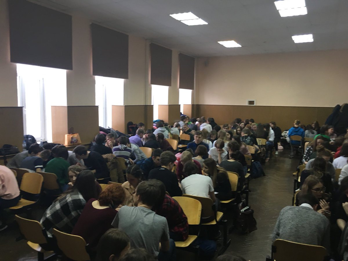 2 марта в Школе 63 прошёл традиционный турнир по ЧГК на Кубок Мельникова Н.И. 29 команд (около 180 чел)города боролись за звание самых интеллектуальных! Поздравляем победителей!