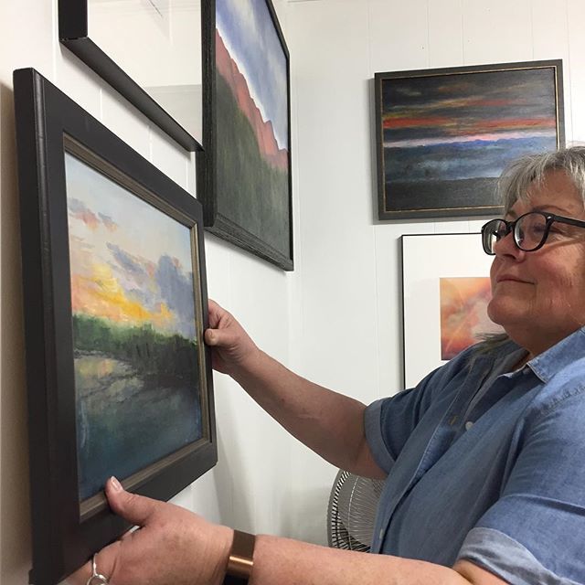 Sheryl Massaro changing out selections in her Art &amp; Pen Gallery-Studio, located in the Griffin Art Center... open for first Saturday visitors. Inside the 4W door and to the left. #frederickartist #artandpen #poetryandpainting ift.tt/2TtLioE