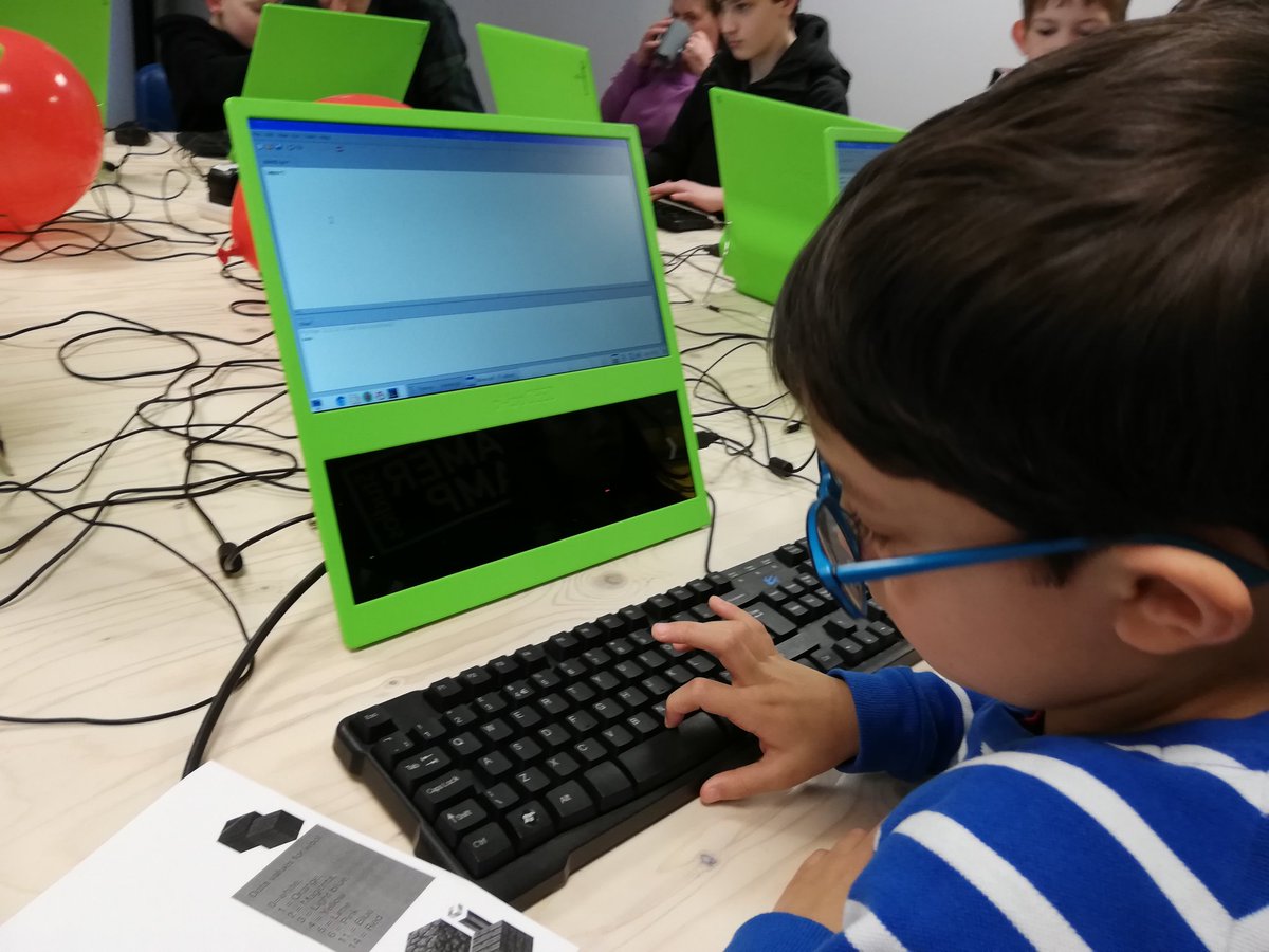 csprimary's tweet image. His first time coding: making Hagrid&apos;s hut in Minecraft Pi at the #piparty #Birmingham.