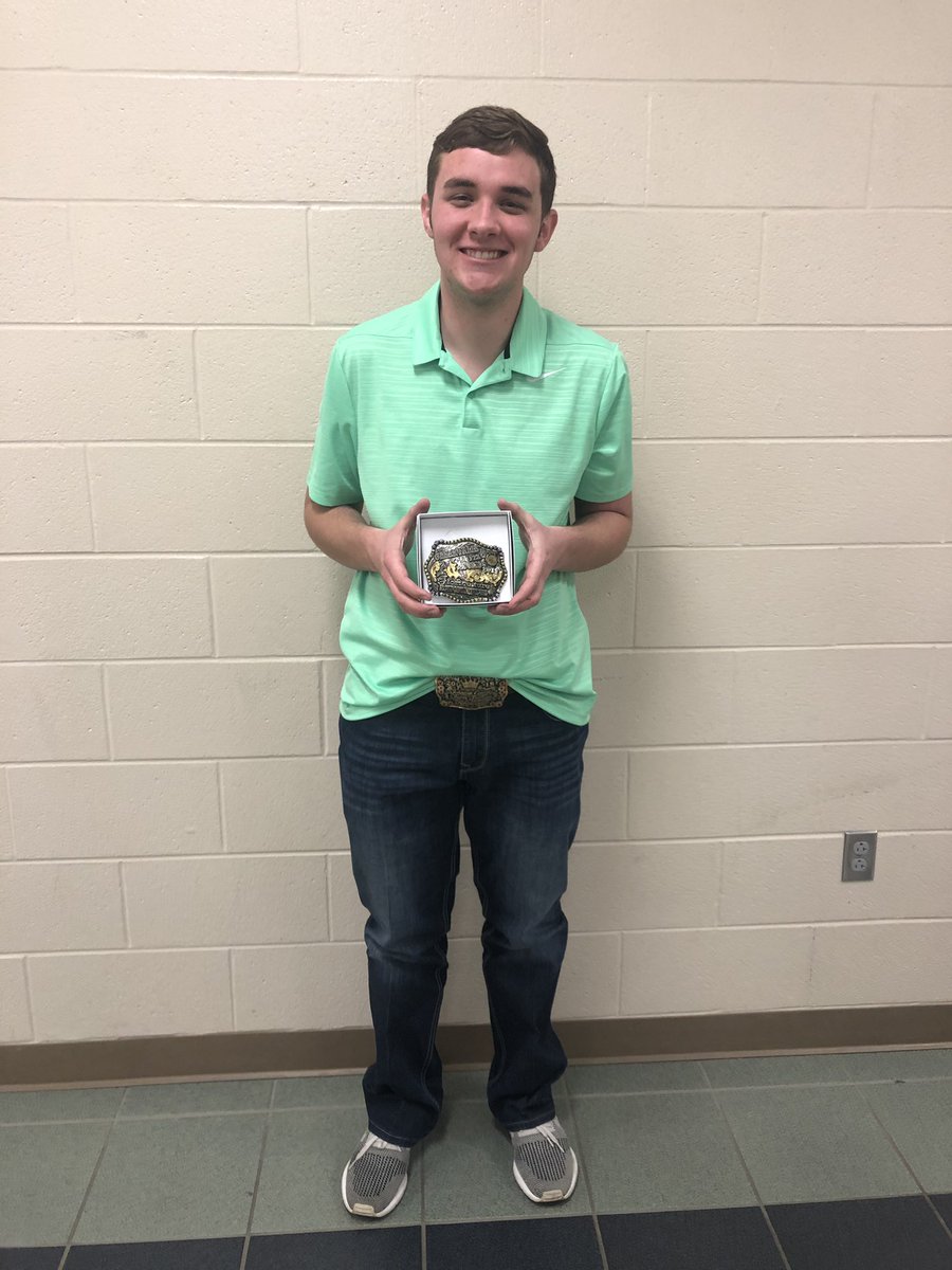 GodleyFFA's tweet photo. Congratulations to the Godley FFA Floriculture Team that placed 3rd yesterday at the Clear Falls Floriculture Contest. Cason Lutrick was the first place individual and recipient of a belt buckle! https://t.co/3Hj1VmwPpR