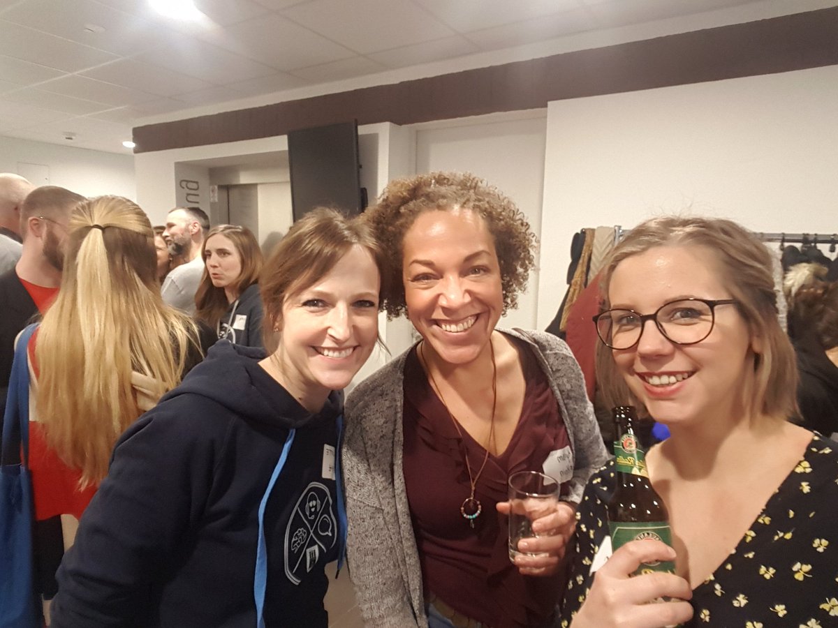 KGausling's tweet photo. Abschlussdrinks beim #dolbc - wenigstens Bier, wenn schon kein Kostüm.. 😂 https://t.co/9Z6auWzpSv