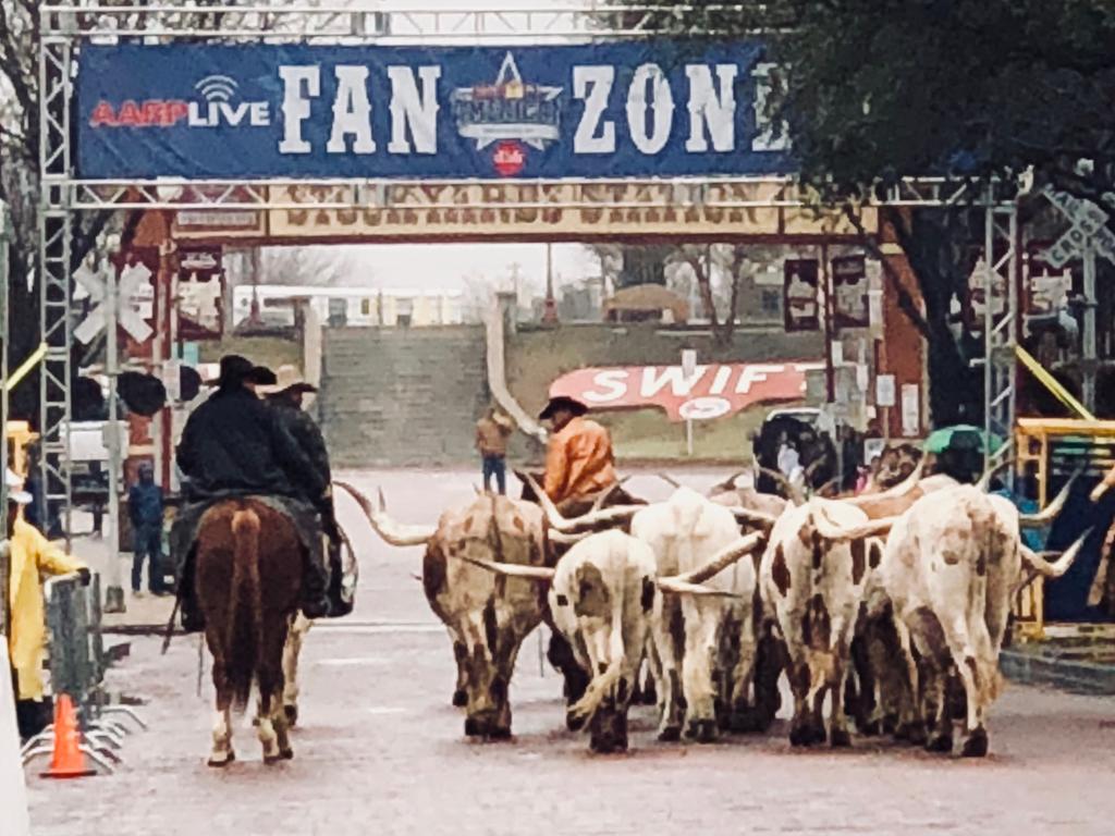 Find us in the Fan Zone at AT&amp;T Stadium today and tomorrow! We have free games and prizes - plus, live music will be playing 11 a.m. - 6 p.m.!  Join the party! spr.ly/6017EVg1b