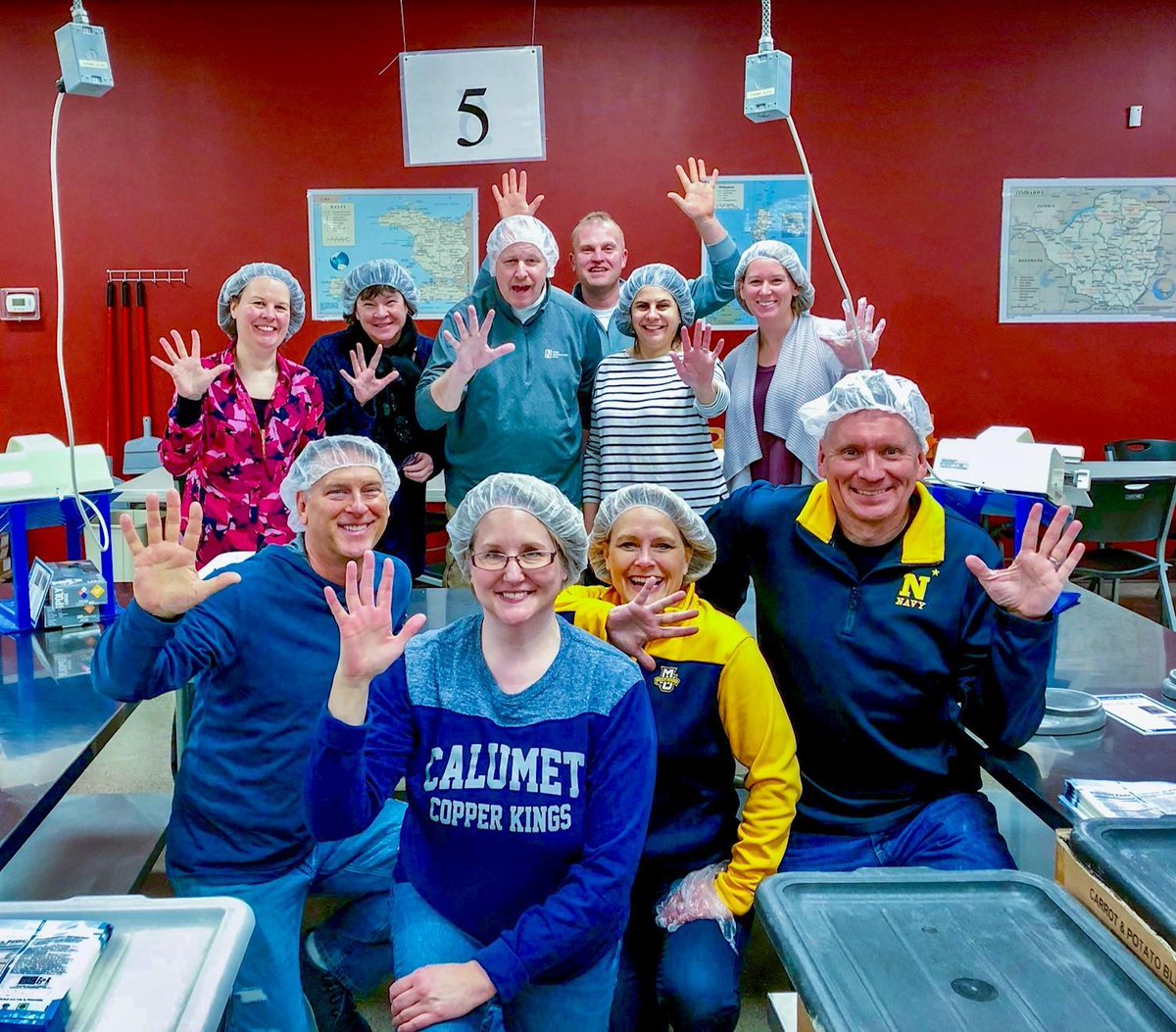 MinnesotaPRSA's tweet photo. Earlier this week Minnesota PRSA Board of Director members and committee co-chairs volunteered at Feed My Starving Children. Great team building for a great cause. #communityservice #volunteering #minnesotaprsa #teambuilding #tablefive https://t.co/SaAhcea5UW