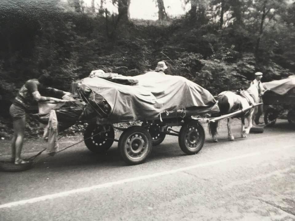 Just seen some photos of #Horseandbamboo from 1982. On the road, using the drag-brake system to slow things down. In other words standing on an old tyre thrown from the rear of the dray.