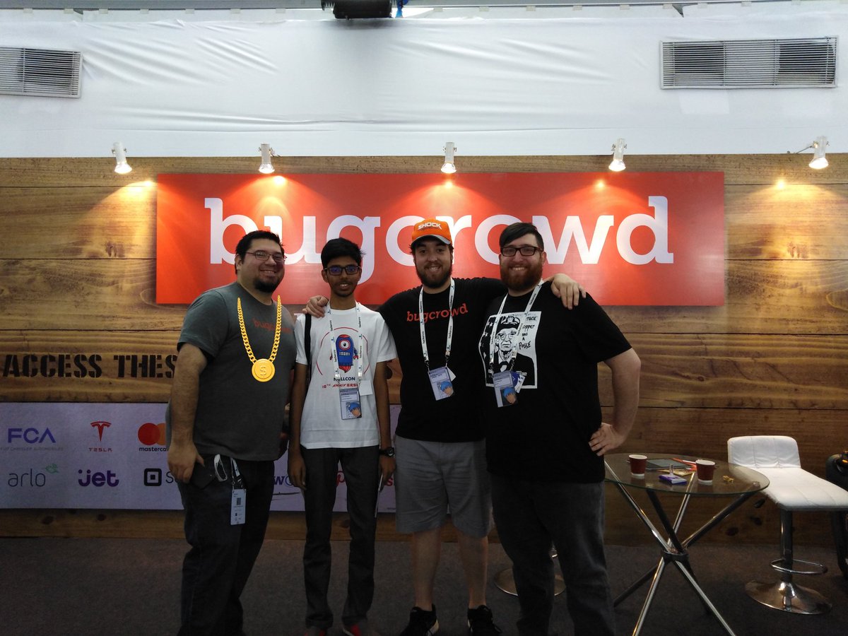 KRamabhotla's tweet photo. @Jhaddix had a bug chat with him... @nullcon #dasham https://t.co/WavzjbCp1q